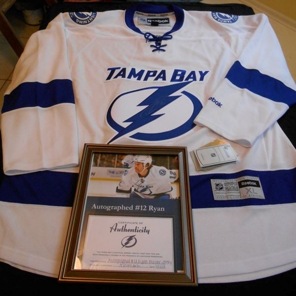 tampa bay lightning away jersey